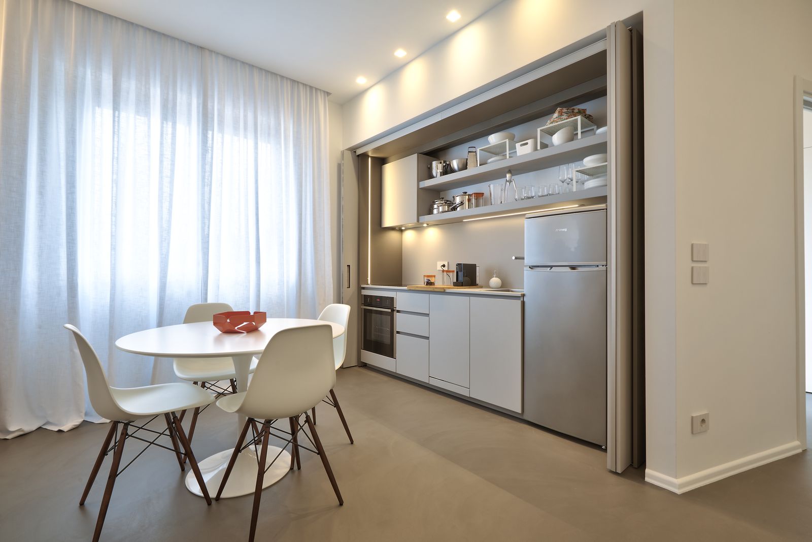 Arancio: la cucina attrezzata a scomparsa